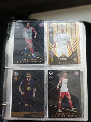 بطاقات Match Attax مميزة.