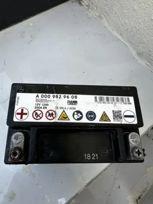 للبيع بطارية دراجة نارية 12v