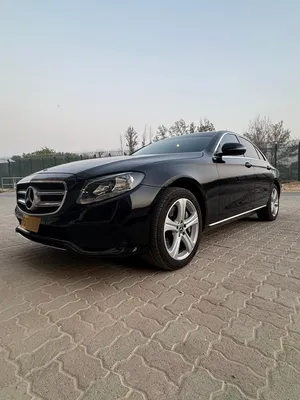Mercedes Benz E400 sedan year 2018 Very good condition car