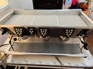 مكينه la san marco e100 full automatic 220v/380v 3 براتشو استعمال بسيط للأستفسار