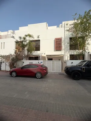 فيلا 3 طوابق راقيه في مجمع تلال القرم جميع الغرف بدورات المياه