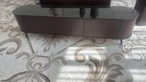 طاولات للبيع