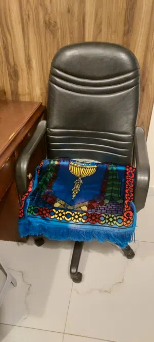 مكتب مع كراسي وطاولة TV وطاولة زاويه 2 بسعر مغري