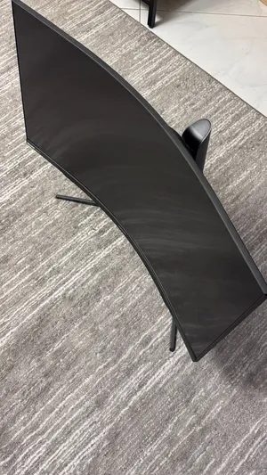 32 Samsung monitors for sale  in Ras Al Khaimah
