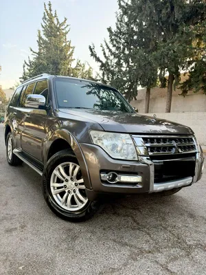 ميتسوبيشي باجيرو موديل 2015 فل اوبشن فحص كامل بحالة الوكالة!!! صيانة شركة