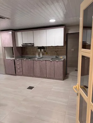300 m2 More than 6 bedrooms Townhouse for Sale in Al Jahra Oyoun