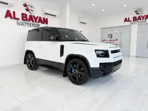 لاند روفر ديفندر Defender X P400 HSE V6 خليجي فل اوبشن 2022 بحالة ممتازة بدون صبغ أو حوادث