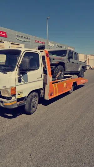 Towing Service Emergency roadside service خدمة الطوارئ على جانب الطريق خدمه السطحه