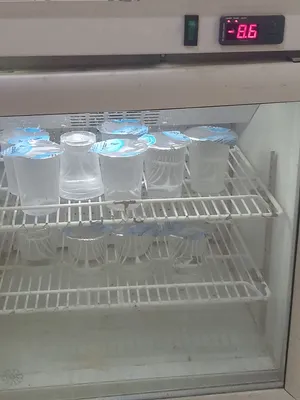 ثلاجة عرض ميني بار