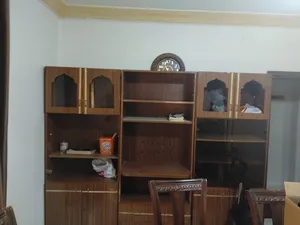 بوفيه وخزانه للبيع خشب اصلي لاتيه اربد الحصن  85 دينار