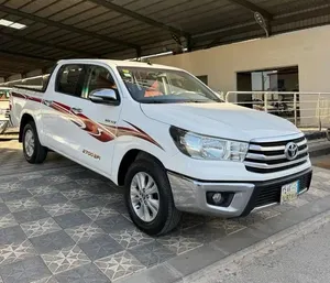 Used Toyota Hilux in Al Bahah