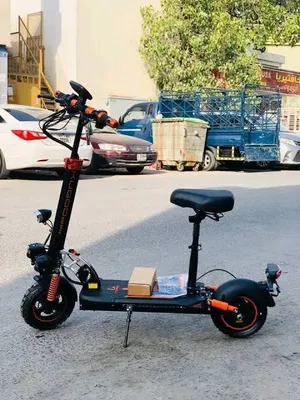 KUGOO Electric scooter: 35-40 km one charge / 65-70 kmh