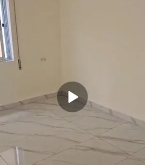 شقه فارغه للايجار المدينه الرياضيه  قرب معرض الحمران للسيارات واشاره عرجان