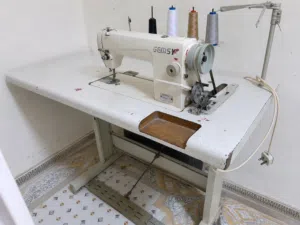 مكينه خياطه مستعمله ومتروكه تعمل جيد جدا