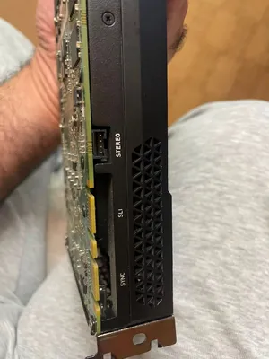 كرت شاشة من نوع  NVIDIAQUADROM5000