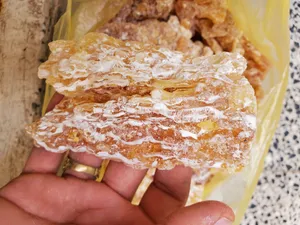 لبان أمشاط لَعيص طبيعي فاخر– مصفّى ومنقّى – رطب ولَيّن