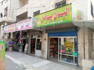 ثلث مخازن للببيع بسعر مغري