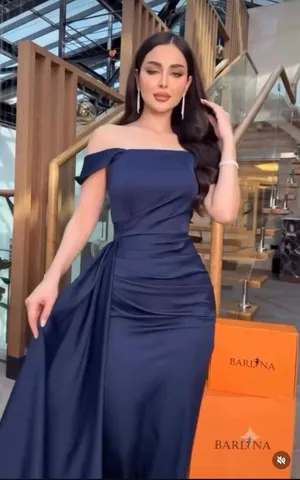 فستان لون برغندي للبيع