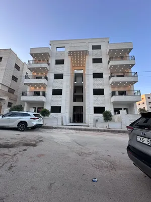 شقة طابق ثاني فني بمساحة145م للبيع اربد دوار العيادات خلف حسان مول