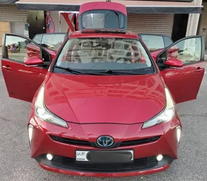للبيع تويوتا بريوس فل اضافات فتحة بالسقف Toyota Prius 2022 XLE