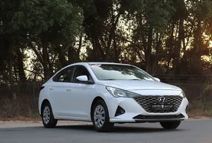 HYUNDAI ACCENT - ACCIDENTS FREE - GCC - 1600 CC -  PERFECT CONDITION INSIDE OUT