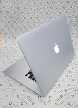 MacBook Pro A1398 core i7 Processor with 16gb Ram  15.4 Ratina Display mac OS