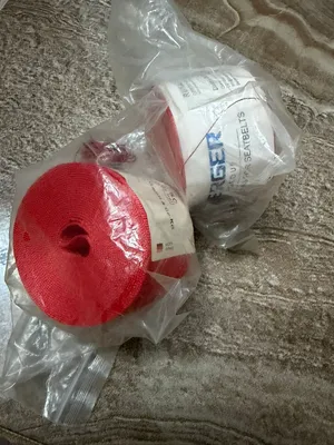 للبيع حزام باللون الاحمر اثنين