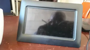 شاشه لعرض الصور على سطح المكتب بحاله ممتازه