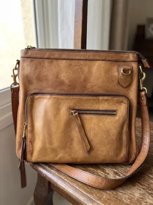 حقيبة كتف Massimo Dutti جلد طبيعي أصلية (لون جملي فخم)