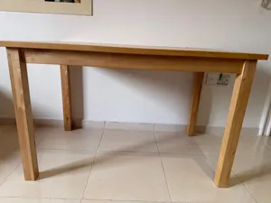 طاولة طعام من ايكيا مستعملة