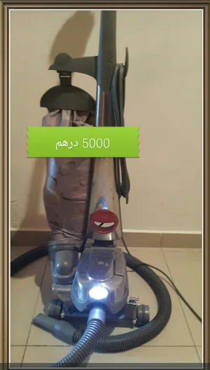 مكنسة كيربي بحالة ممتازة  يوجد بقية القطعة في العلبة غير مستخدمة