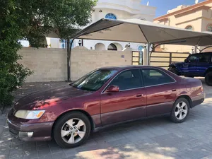 لكزس es300 الفئه الذهبيه موديل 2001 اللون عنابي