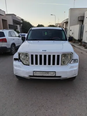 جيب لبرتي كي كي 2012 محرك 37 دار اقراة الوصف