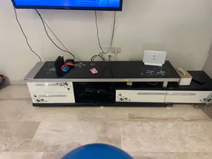 وحدة تلفاز او خزانة تلفاز TV Unit لون اسود مع اسود وسكني - خشب