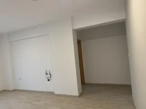 للبيع  شقة مميزة في المعبيلة  (مساحة الشقة: 83 م2)
