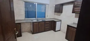 شقة للبيع من المالك مباشرة في الجبيهة للسكن او للاستثمار مؤجرة بسعر مناسب