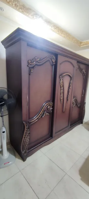 غرفة نوم كاملة مودرن لون مميز حالة ممتازة شيك جدا الس   غرفة نوم مودرن مميزه دولاب جرار حالة ممتازة