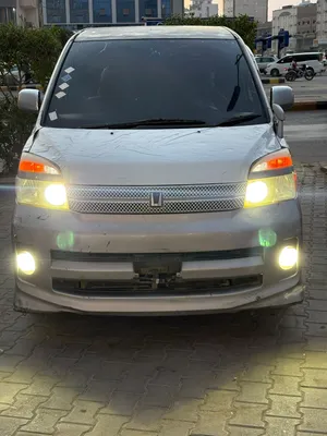 تويوتا فوكسي 2006
