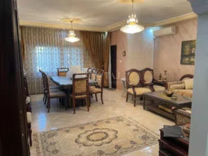 شقة مميزة - طابق ارضي - للبيع في الجبيهة