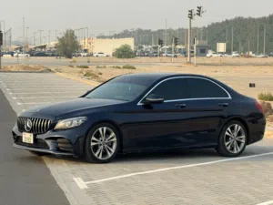 شرط الفحص الشامل/ أنظف مرسيدس بنز فئة سي 300 / موديل  2018 فل ابشن/ 55swf4jb1ju279931 بأمانة _ وكالة