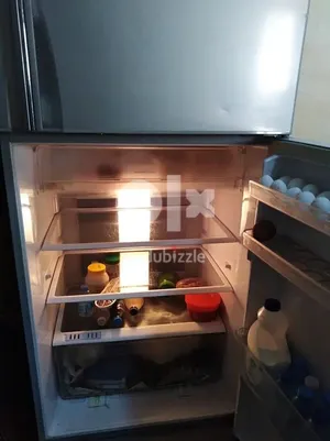 ORIGINAL HITACHI LARGEST SIZE, FRIDGE EXCELLENT CONDITION USED BY 1 PERSON