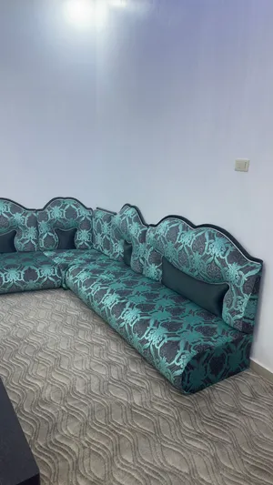 جلسه بالبساط والطاوله