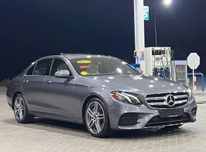 للبيع مرسدسE300مديل2019 فل ابشن وفل نظافه كامل وبممشى قليل وجاهز ومرقم