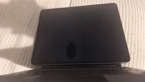 Apple iPad Air 13-inch (M2) - 512GB - Like New / ايباد اير 13 انش (M2) سعة 512 جيجا
