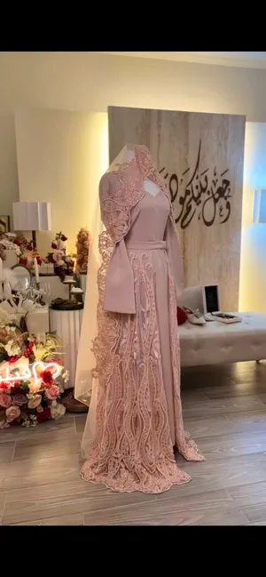فستان خطوبة فخمة