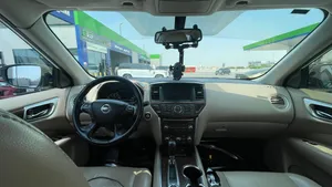 Nissan Pathfinder 2019 SV – 7 Seater  GCC