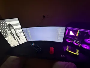 8000 و قابل للتفاوض