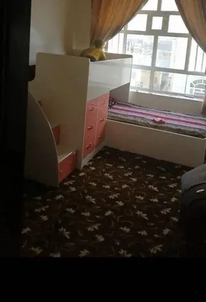 سريرين اطفال شبه الجديد وقوي جداً