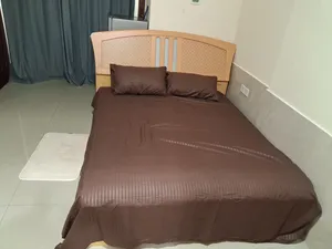 استديو للايجار جميل ونظيف امام البحر مجلس وبلكونه