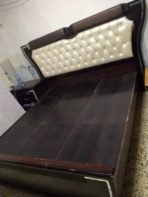غرفة نوم لاتيه مستعمله بدها صيانه بدون فرشه